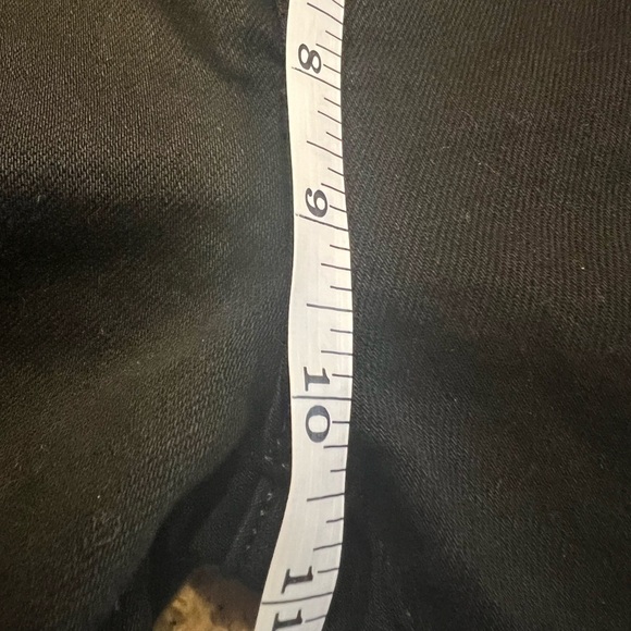 THE KOOPLES Black slim jeans with studs
and stars Size 38 FR/ 6 US NWT - Picture 7 of 12